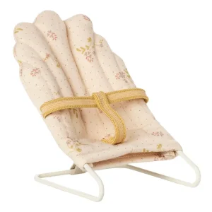 Babysitter Baby Mouse / Bunny Chair in Off-White (Micro) by Maileg