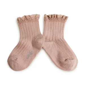 Lili Lace Trim Ribbed Ankle Socks in Vieux Rose by Collegien