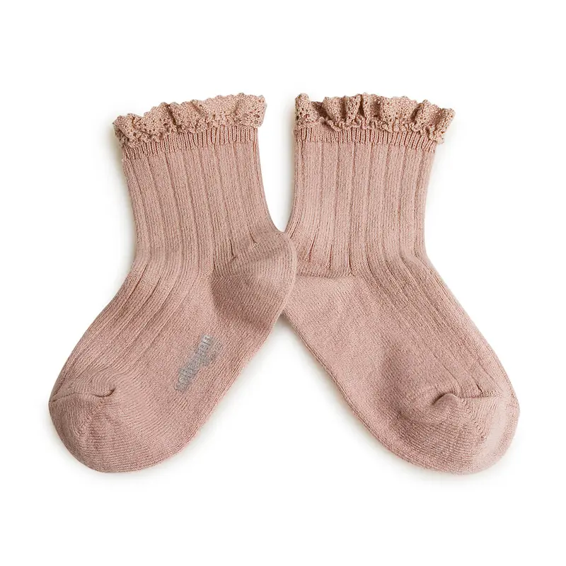 Lili Lace Trim Ribbed Ankle Socks in Vieux Rose by Collegien