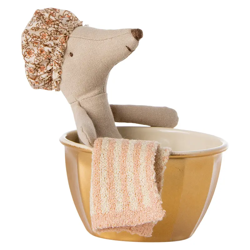 Big Sister Wellness Mouse by Maileg