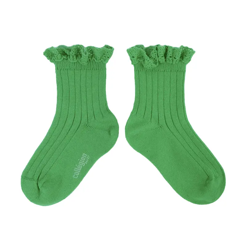 Lili Lace Trim Ribbed Ankle Socks in Vert Jackpot by Collegien