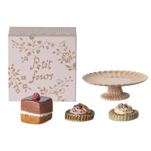 Cakes & Cake Stand Set (Mini) by Maileg