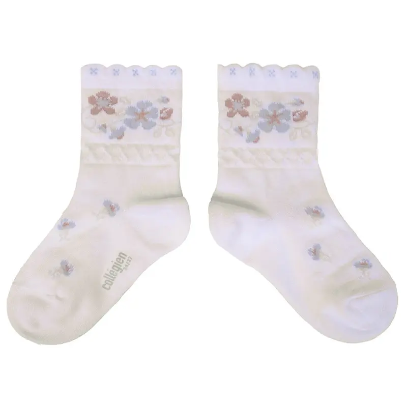 Camlia Jacquard Flower Ankle Socks in Blanc Neige by Collegien