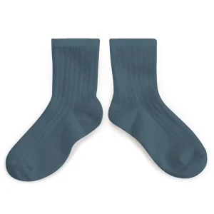 La Mini Ribbed Ankle Socks in Bleu Cendre by Collegien
