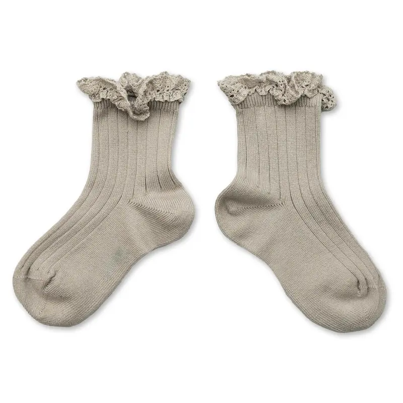Lili Lace Trim Ribbed Ankle Socks in Gris Perle by Collegien