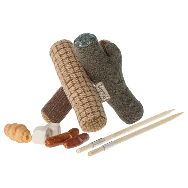 Bonfire Set (Checked Log)  by Maileg