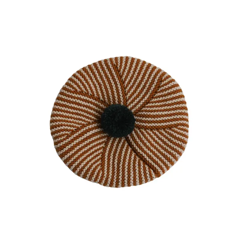 Divna Beret in Caramel / Pine by Kalinka