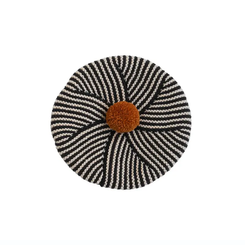 Divna Beret in Charcoal / Caramel by Kalinka