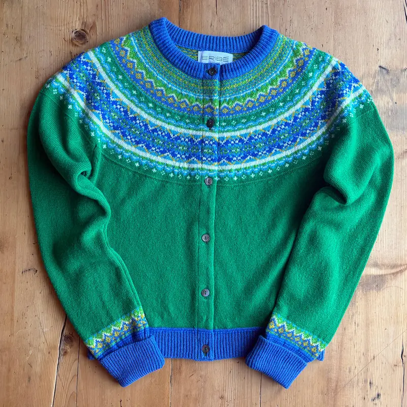 Alpine Short Cardigan in Luscious by Erib