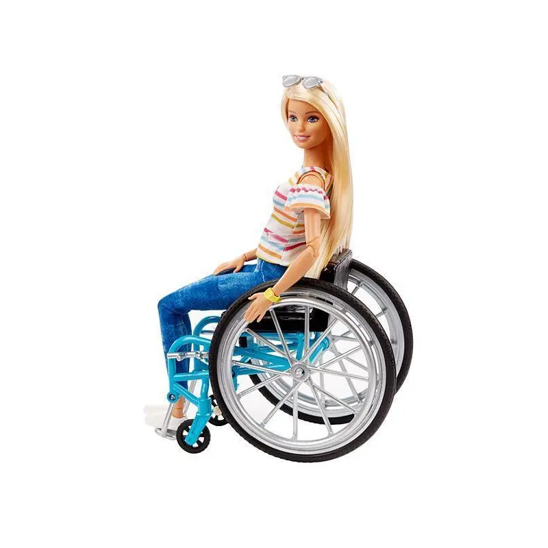 Barbie GGL22 Fashionistas Doll #132 Dolls