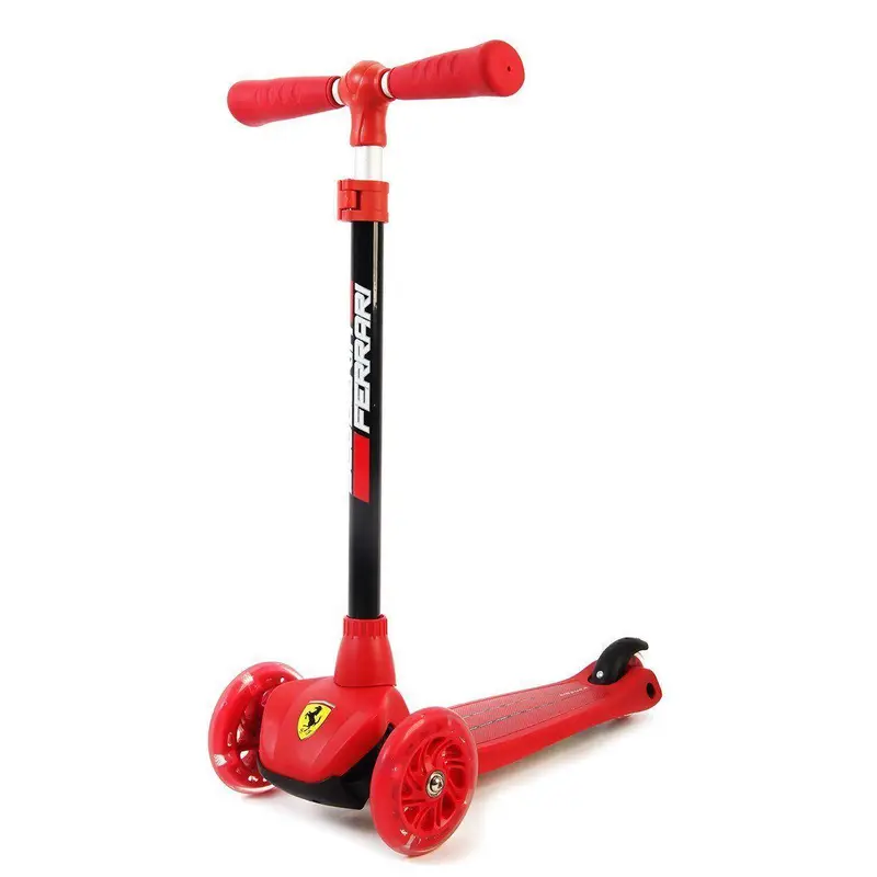 Ferrari Junior Scooter FXK8
