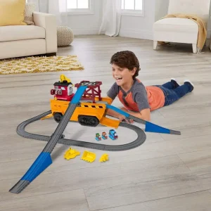 Thomas & Friends GDV38 Super Cruiser 2-in-1 Large Vehicle and Track Set with Trackmaster and MINIS Train Engines